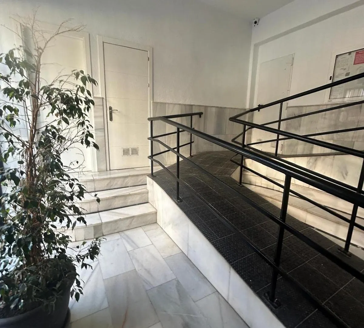 Centro Estudio Con Balcon Torremolinos