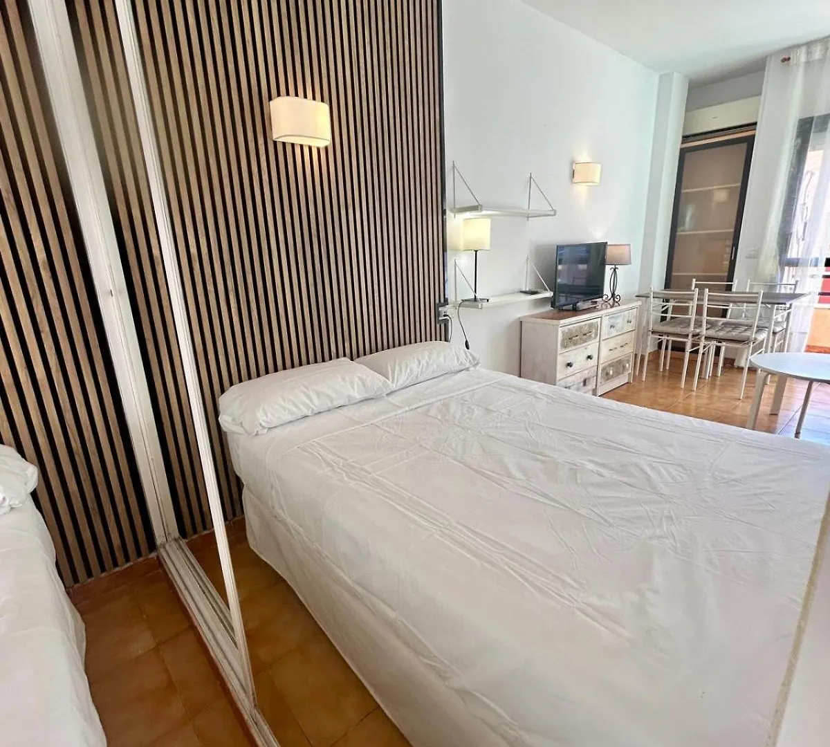 Centro Estudio Con Balcon Torremolinos